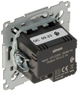 GNIAZDO ŁADOWANIA DC2USB.01/11-SIMON54 Premium USB 5 V DC / 2.1 A