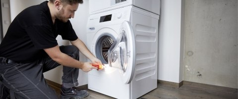 WKRĘTAK ELEKTRYCZNY Z ZESTAWEM BITÓW WH-SPEED-E/II-ELECTRIC/44318 IZOLOWANY WIHA