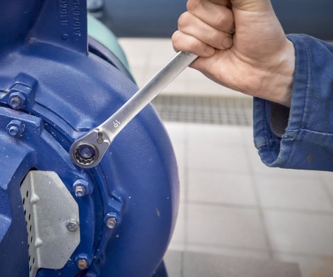 KLUCZ GRZECHOTKOWY Z PODWÓJNYM PIERŚCIENIEM 4W1 WH-WRENCH/45421 WIHA