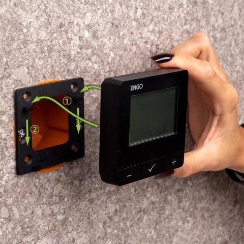 ENGO Controls E25-24B - Internetowy, natynkowy regulator temp.
