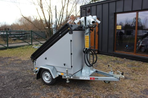 Przyczepa wieża do monitoringu PV3 z zabudową z zasilaniem solarnym i elektroniką na 4 kamery