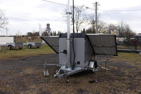 Przyczepa wieża do monitoringu PV3 z zabudową z zasilaniem solarnym i elektroniką na 4 kamery